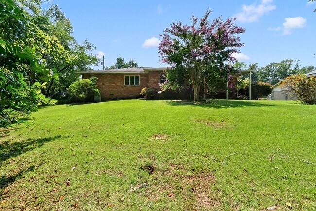 Building Photo - 2496 Valley View Ln