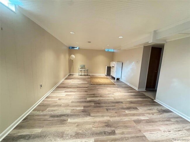 Building Photo - 6 Danvers Ln