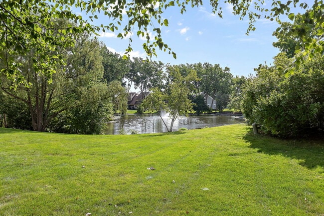 Building Photo - 728 Brandon Pl