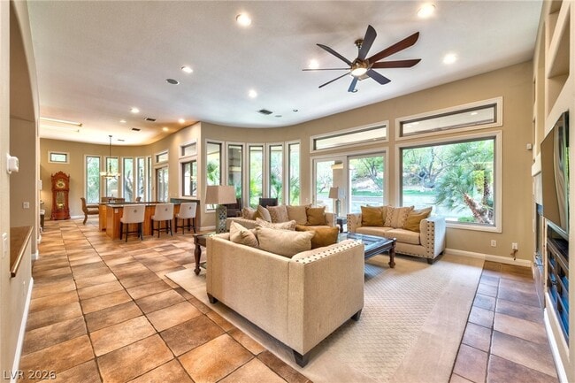 Building Photo - 3 Regent Park Ct