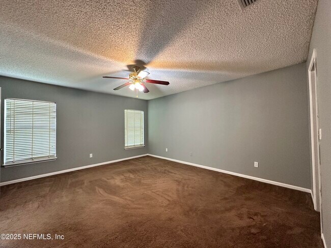 Building Photo - 9007 Bridgecreek Dr W