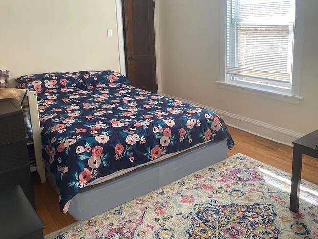 Building Photo - 5354 W Byron St