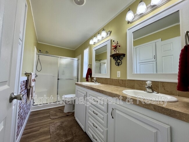 Building Photo - 38055 Woodgate Ln