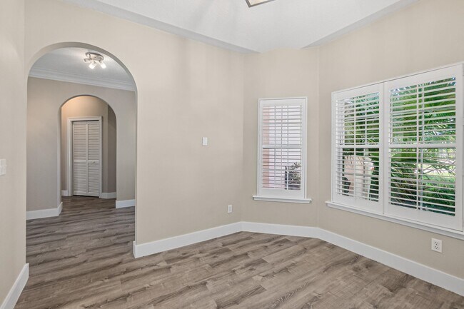 Building Photo - 113 Sea Garden Ct