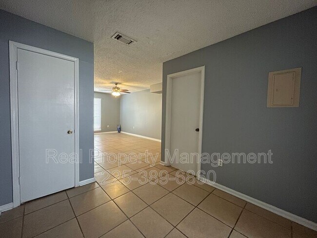 Building Photo - 1724 Brightside Dr