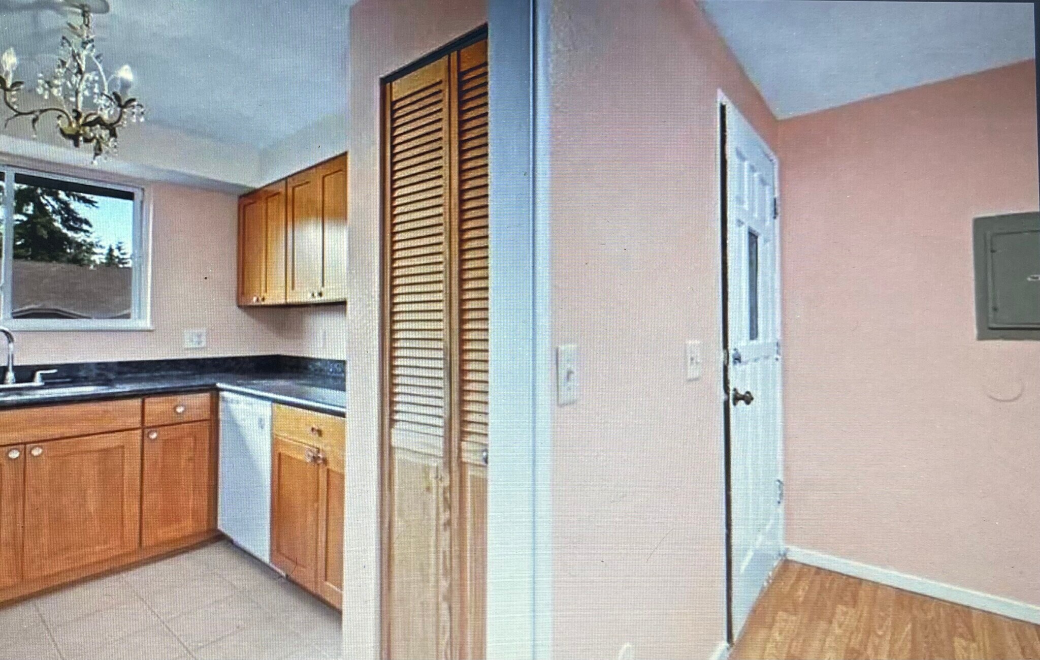 Building Photo - 15617 NE 18th St