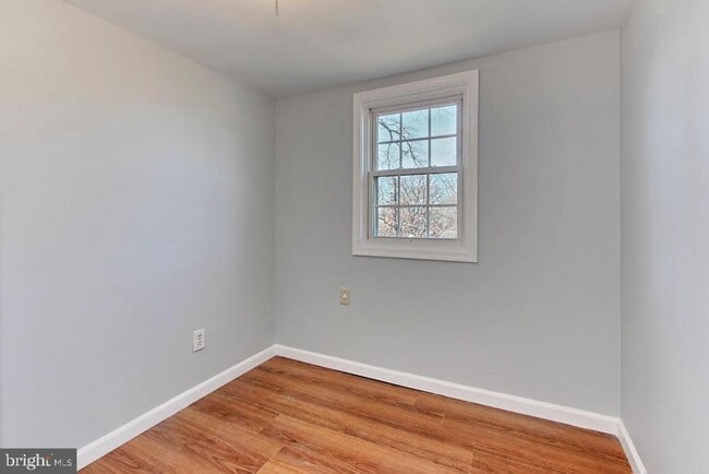 Building Photo - 2104 S Nelson St