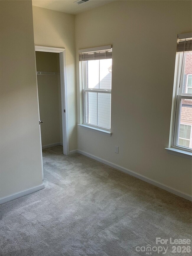 Building Photo - 6222 Cleburne Ct