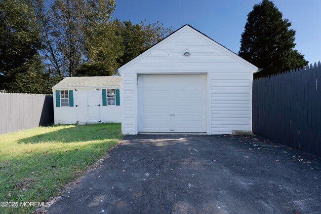 Building Photo - 537 Prospect Ave