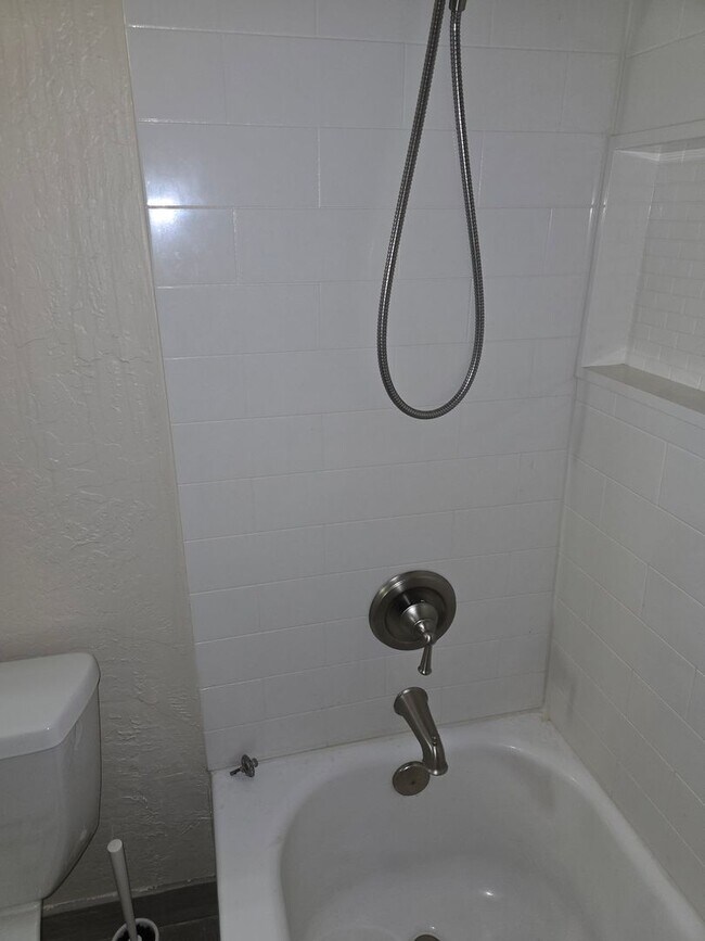 Building Photo - STUNNING 4 Bed, 2.5 Bath Oasis with Pool Your Dream Home Awaits!