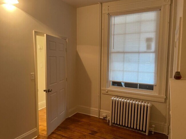 Building Photo - 309 Cherry St