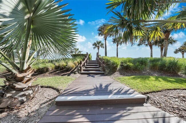 Building Photo - 3739 Collins Ave