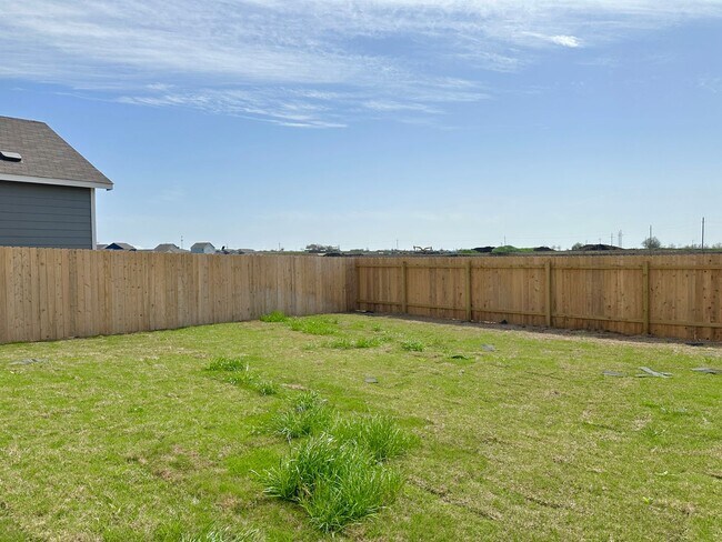 Building Photo - Coming Soon!  Late July Move in Available...