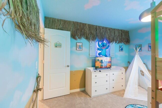 Building Photo - 7215 Oakmoss Loop