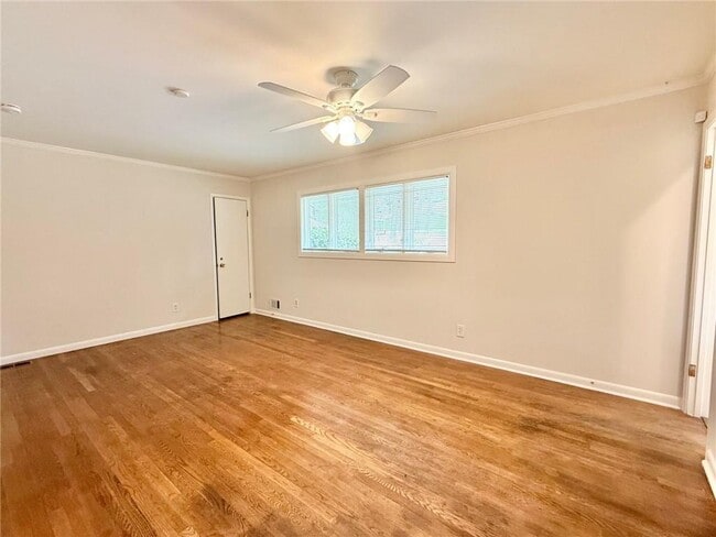 Building Photo - 505 River Valley Rd NW