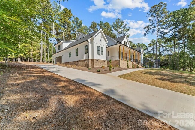 Building Photo - 129 Greens Rd