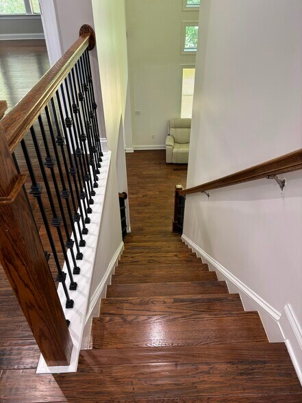 Building Photo - 2035 Davallia Ct