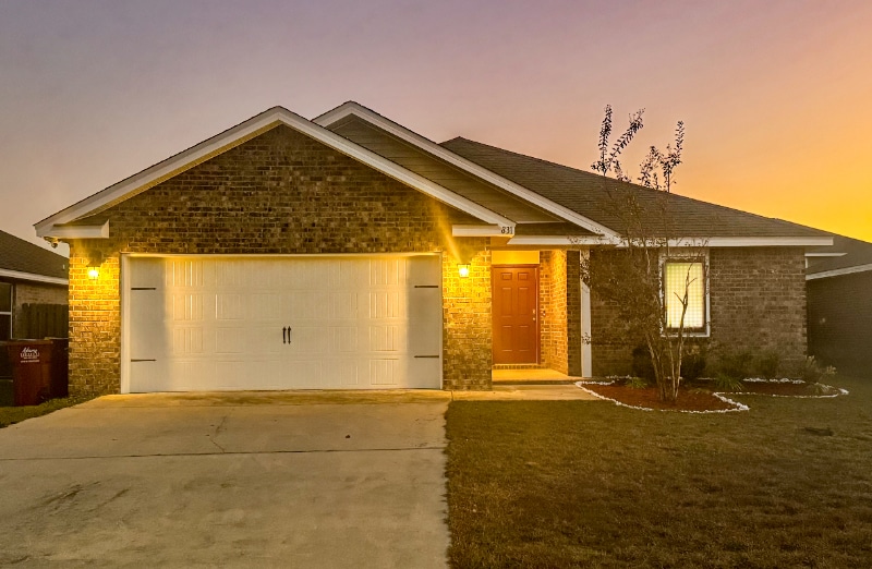 Primary Photo - 831 Moorhen Wy