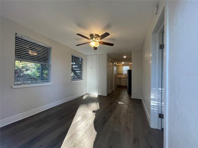 Building Photo - 3734 Burlington Ave N