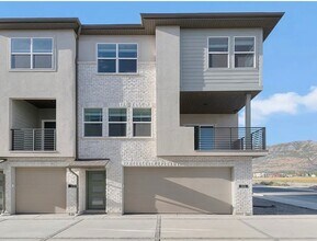Building Photo - 572 N Buffalo Grass Ln