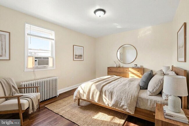 Building Photo - 3207 11th Pl SE