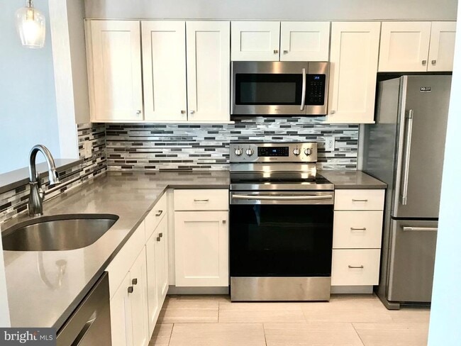 Building Photo - 8071 Pantano Pl