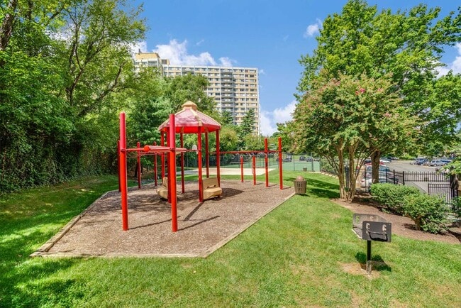 Building Photo - Excelsior Tower