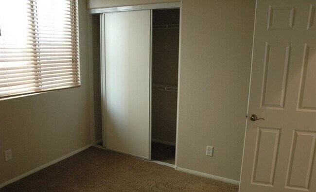 Building Photo - Single Family Home in Gated Community of N Las Vegas