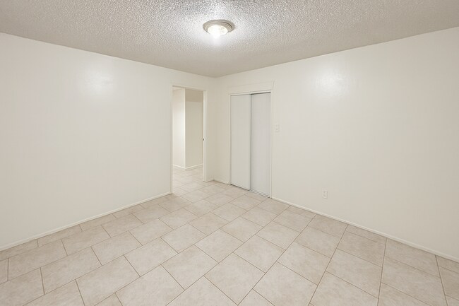 Building Photo - 3172 Shelley St