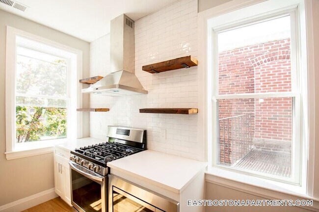 Building Photo - 66 Lubec St