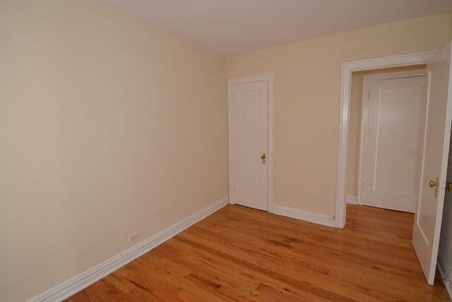 Building Photo - 533 W Roscoe St