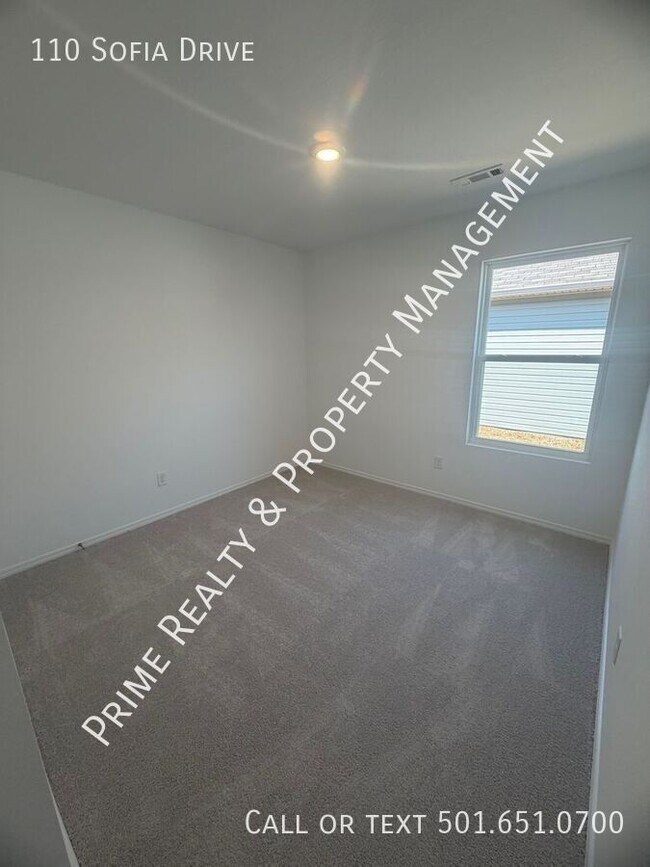 Building Photo - 110 Sofia Dr