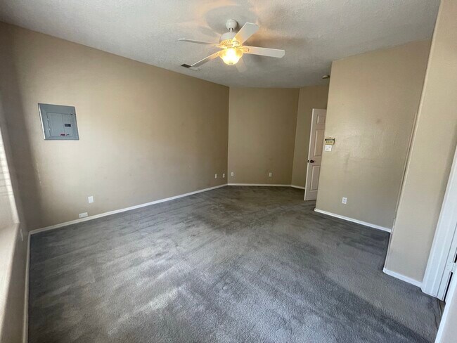 Building Photo - 7243 Natalie Janae Ln NE