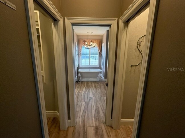 Building Photo - 6331 Yellow Wood Pl