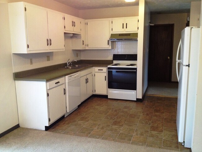 Building Photo - Spacious home in East Manhattan!