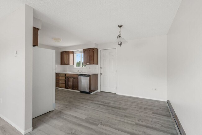 Building Photo - 7506 E Sinto Ave