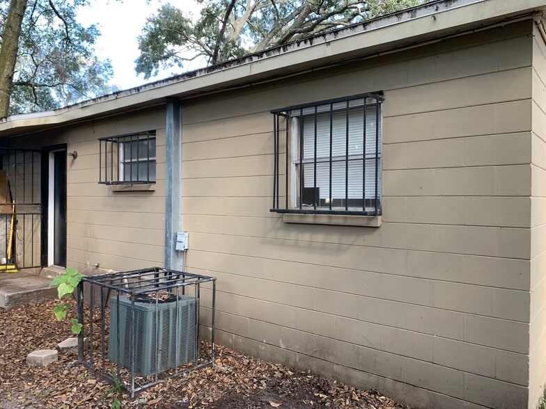 Building Photo - 10008 N Lantana Ave