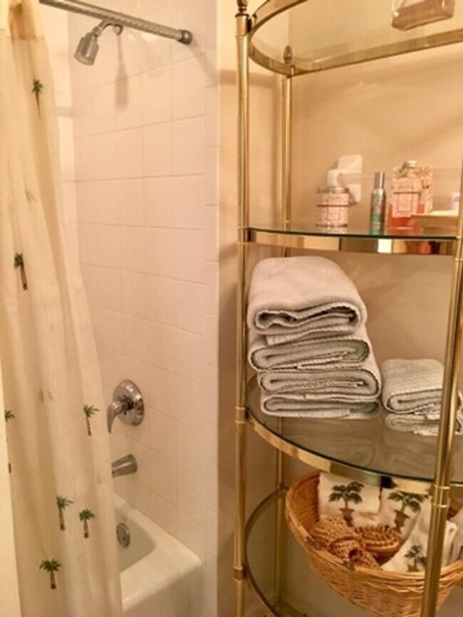 Building Photo - Rialto