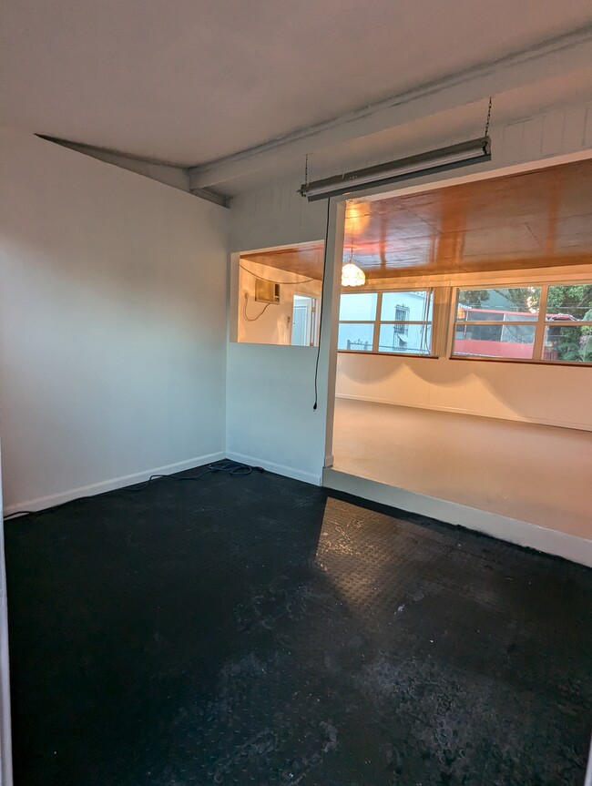 Additional space with - 2507 Scott St