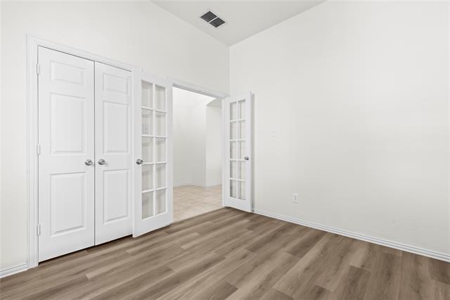 Building Photo - 2698 Lake Ridge Dr