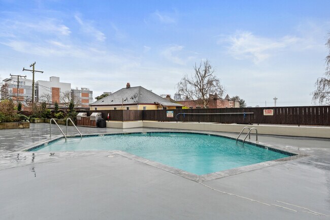 Building Photo - 505 Belmont Ave E