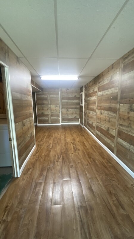 Building Photo - 121 Lois Dr