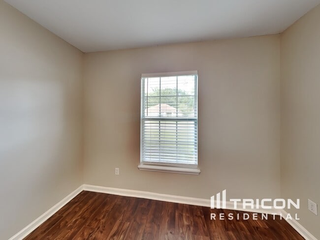 Building Photo - 246 Fort Milton Dr