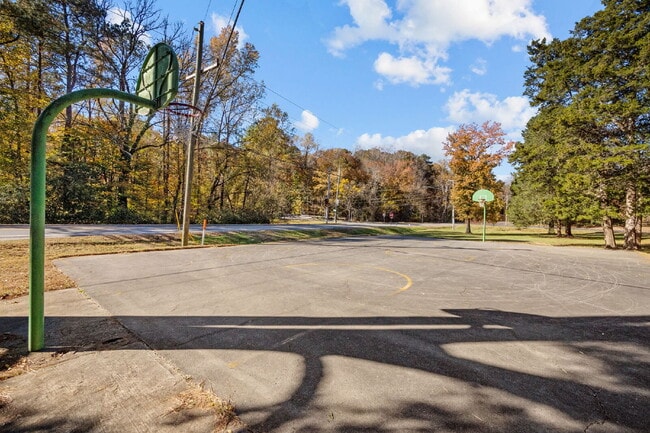 Building Photo - 500 Umstead Dr