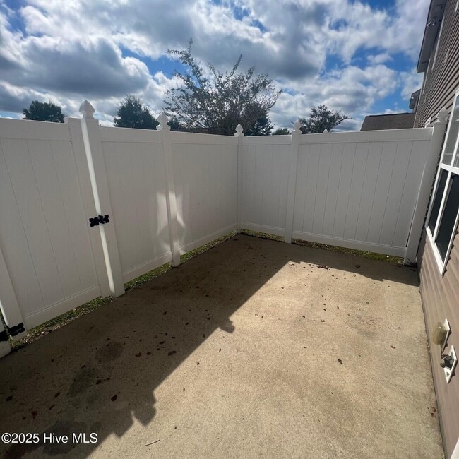 Building Photo - 1801 Fox Den Way