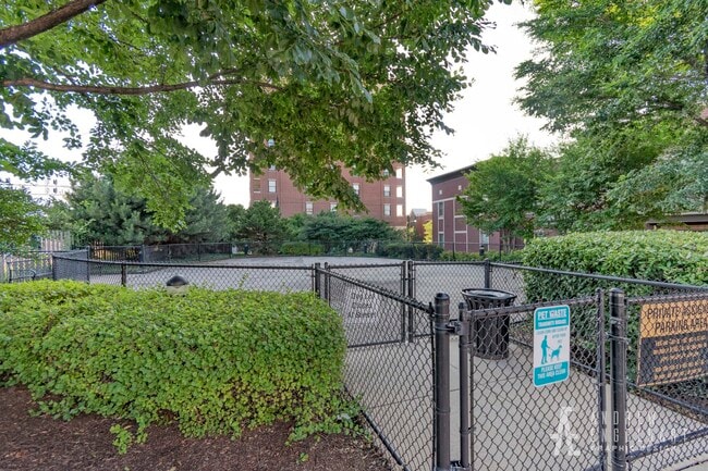 Building Photo - 1515 S Halsted St