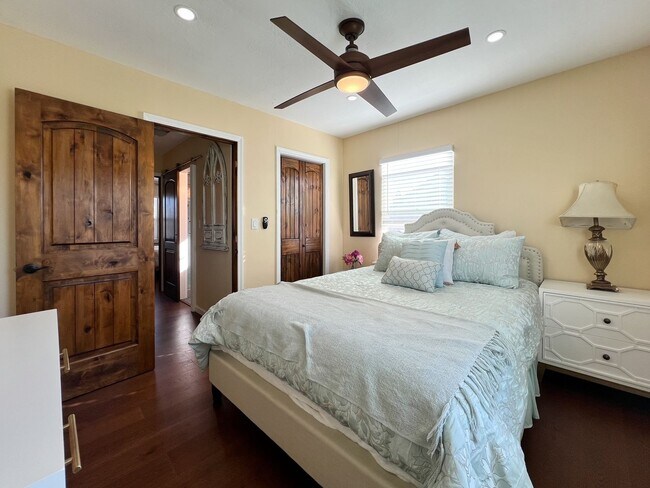 Building Photo - Beautifully Updated, Fully Furnished Napa Home Near Downtown