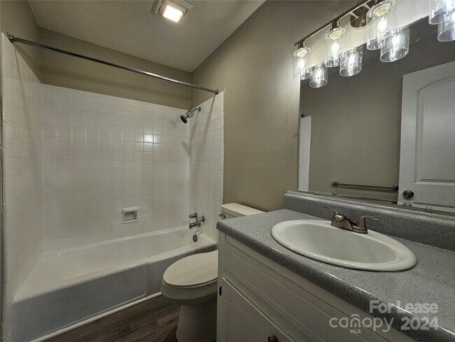 Building Photo - 407 S Chester St