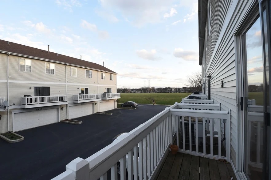 Building Photo - 9445 Harrison St