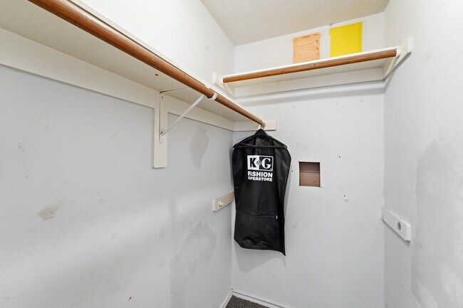 Building Photo - 6923 Cobblestone Path